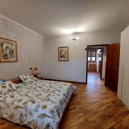 Ferienwohnung Lungarno 32 With Private Parking Florenz Exterior foto