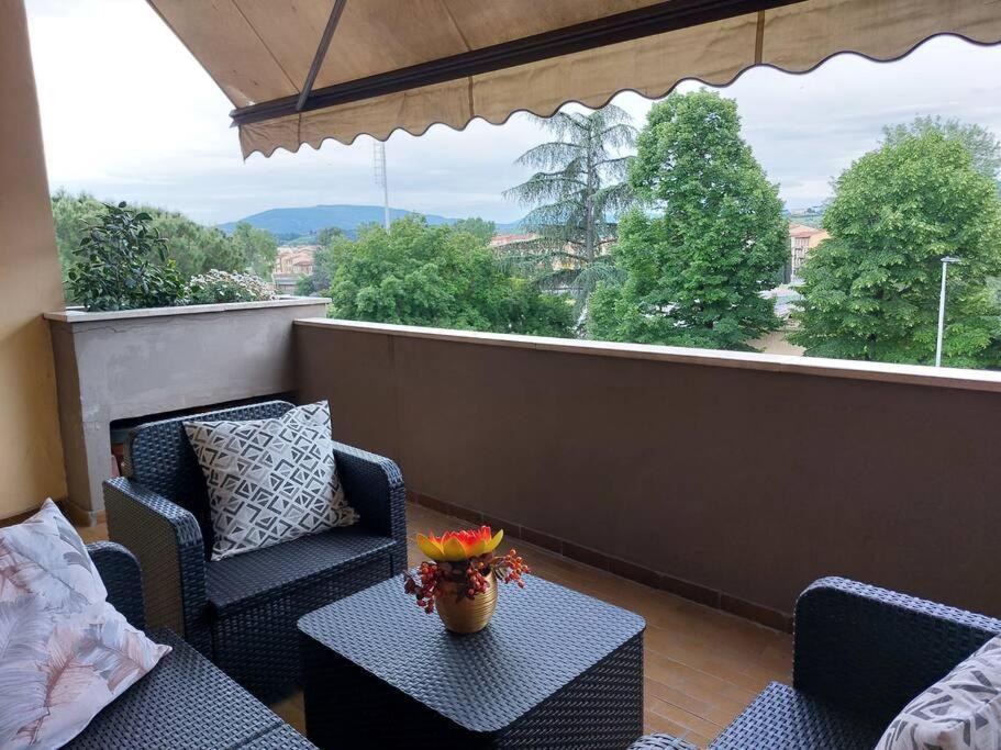 Ferienwohnung Lungarno 32 With Private Parking Florenz Exterior foto