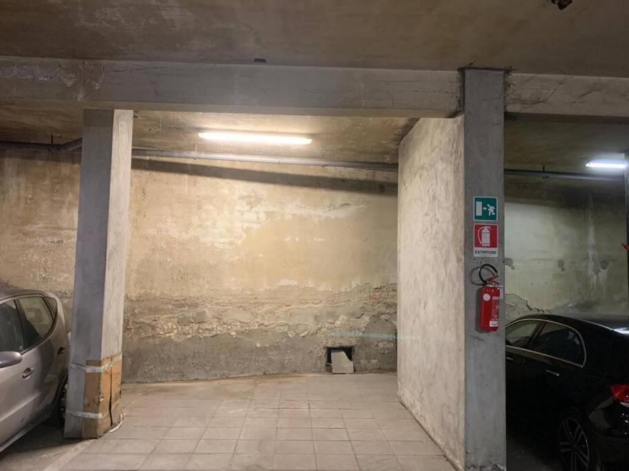 Ferienwohnung Lungarno 32 With Private Parking Florenz Exterior foto
