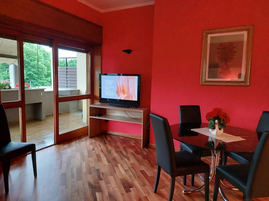 Ferienwohnung Lungarno 32 With Private Parking Florenz Exterior foto