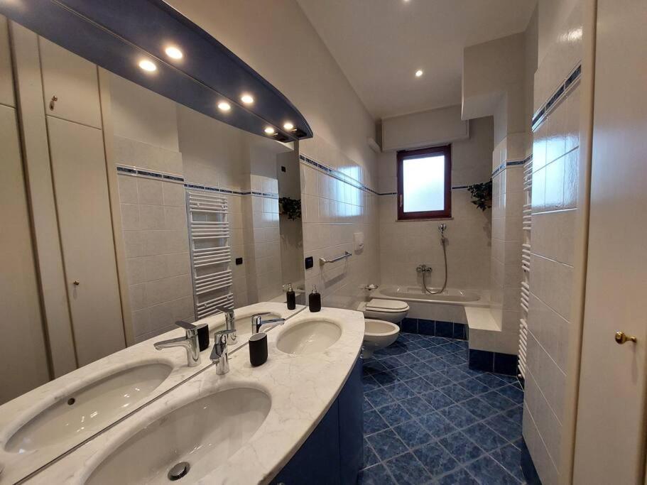 Ferienwohnung Lungarno 32 With Private Parking Florenz Exterior foto