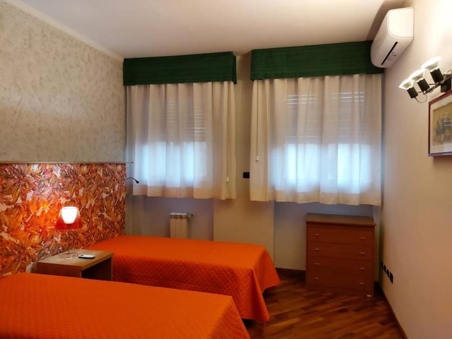 Ferienwohnung Lungarno 32 With Private Parking Florenz Exterior foto